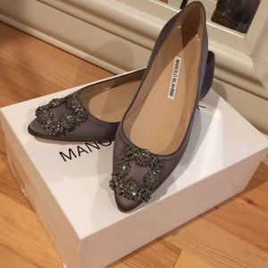 70% NEW MANOLO GREY FLATS, SIZE 7.5